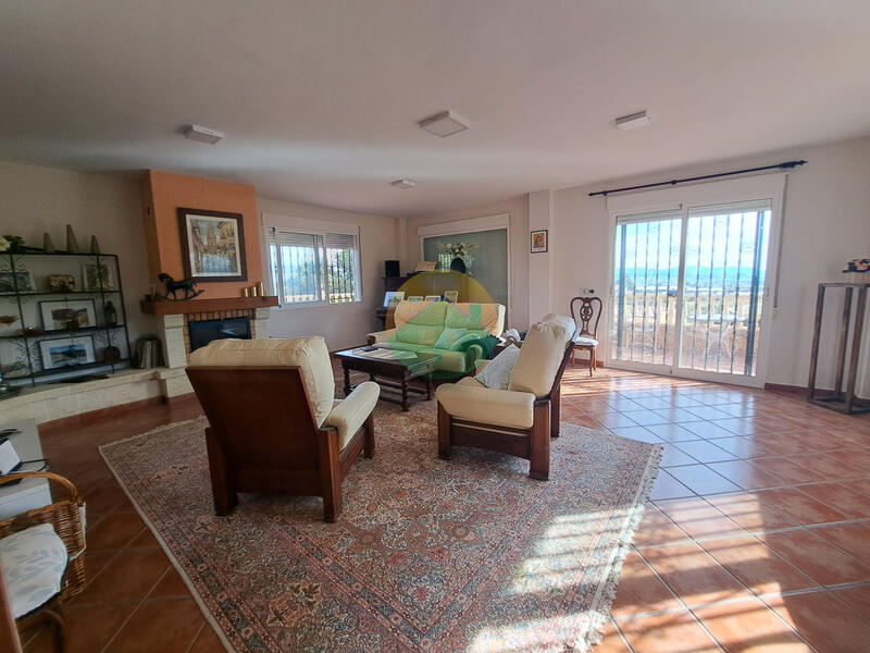 4 bedroom Country House for sale 4 bedroom Country House for sale