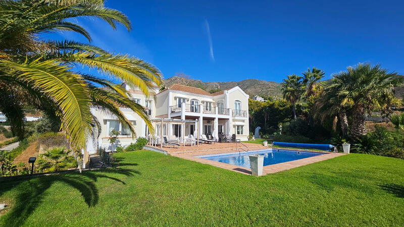 Villa til salgs i Mijas, Málaga