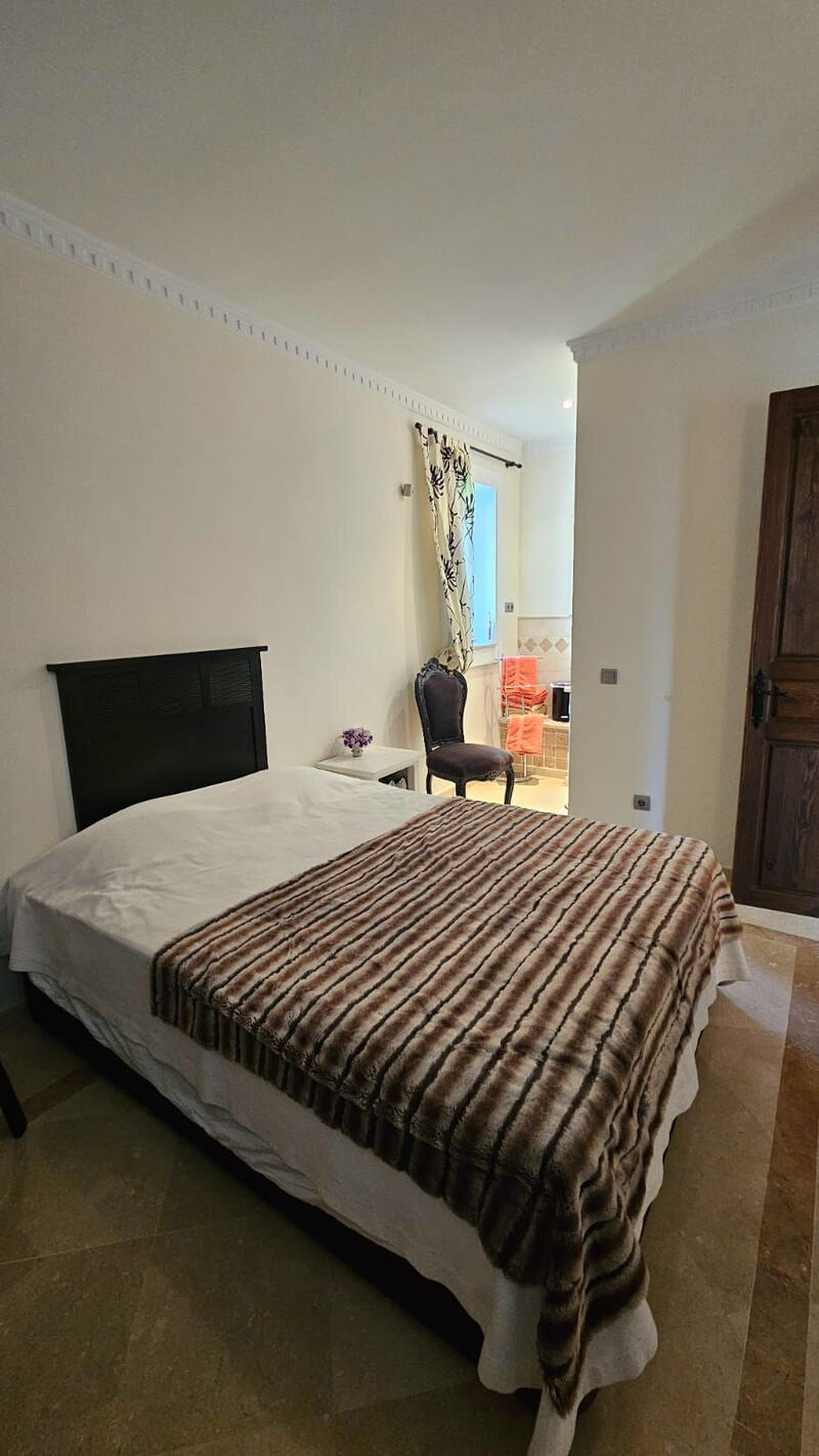 5 Schlafzimmer Villa zu verkaufen 5 Schlafzimmer Villa zu verkaufen