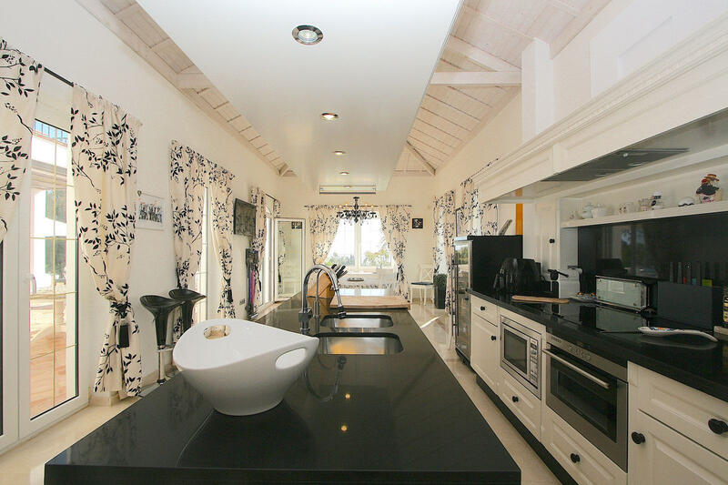 5 Schlafzimmer Villa zu verkaufen 5 Schlafzimmer Villa zu verkaufen