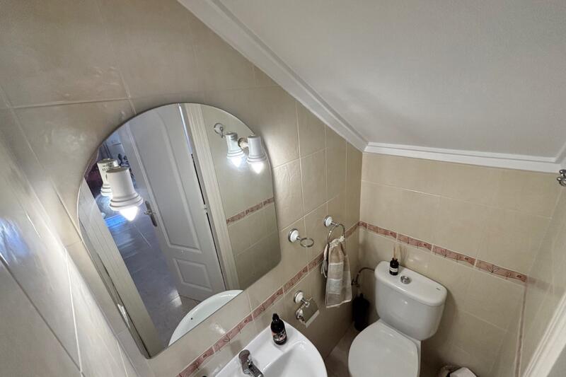 2 bedroom Townhouse for sale