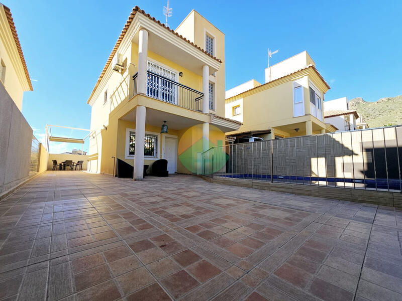 4 bedroom Villa for sale