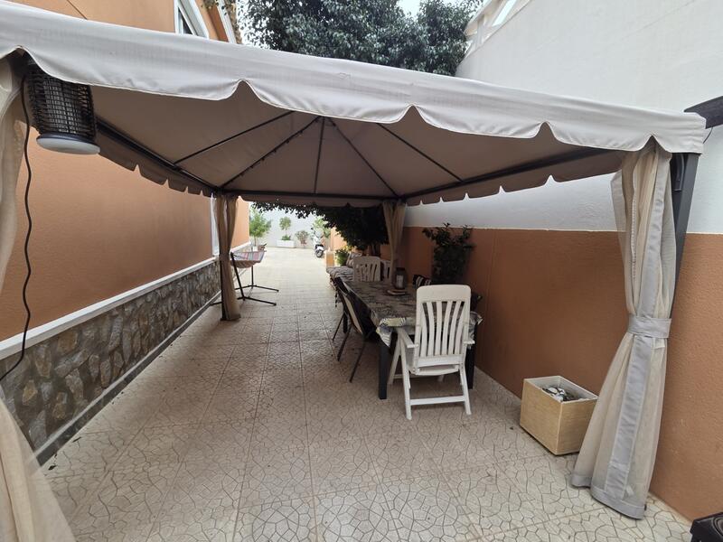 3 bedroom Townhouse for sale