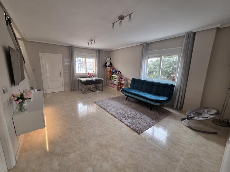 3 bedroom Townhouse for sale