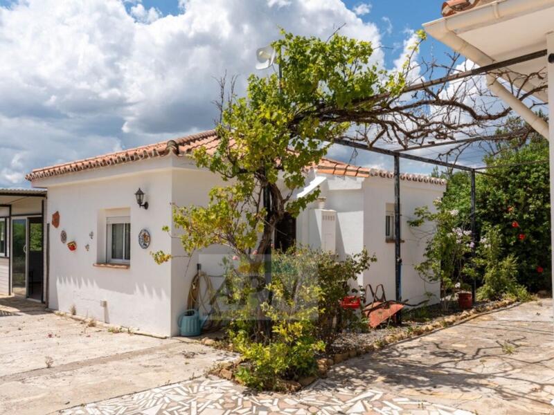 4 bedroom Country House for sale