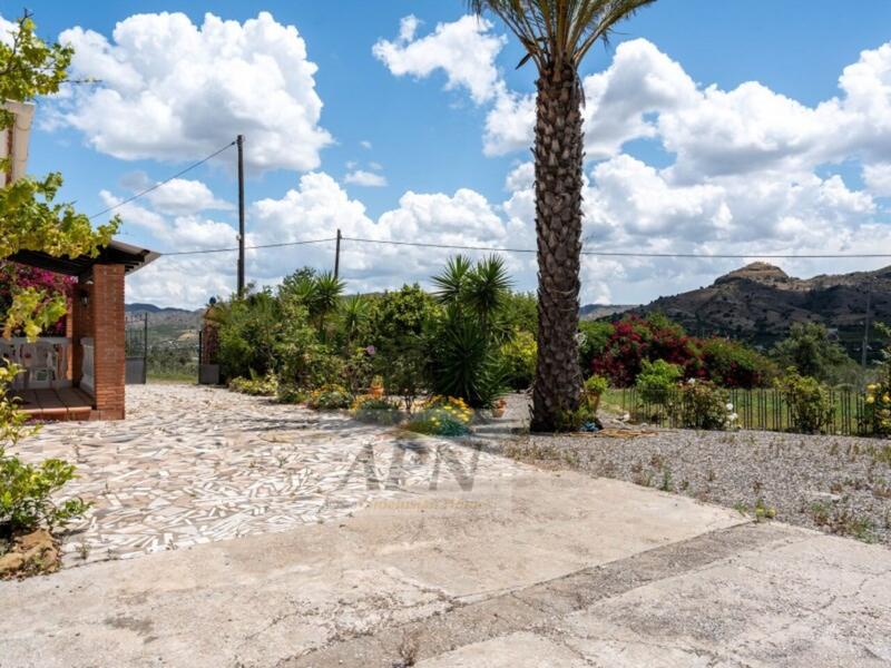 4 bedroom Country House for sale