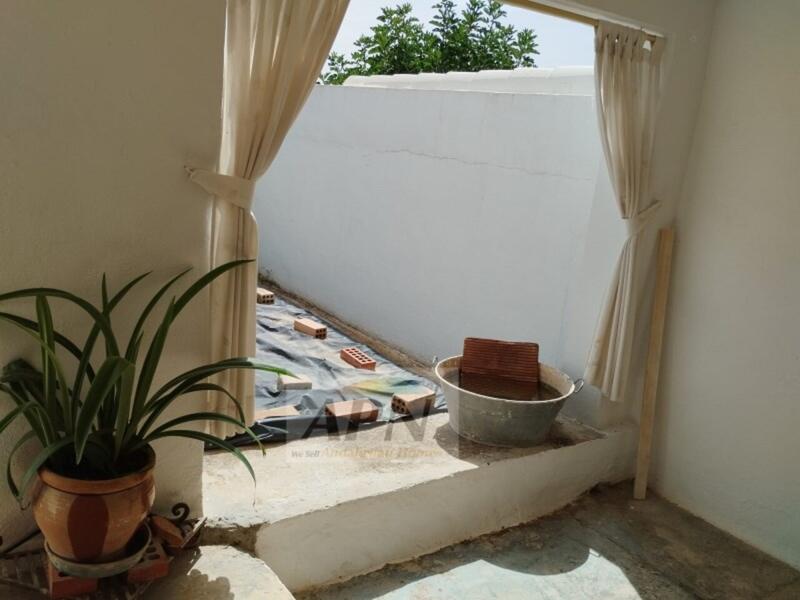 4 bedroom Townhouse for sale