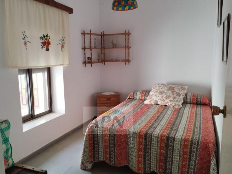 4 bedroom Townhouse for sale