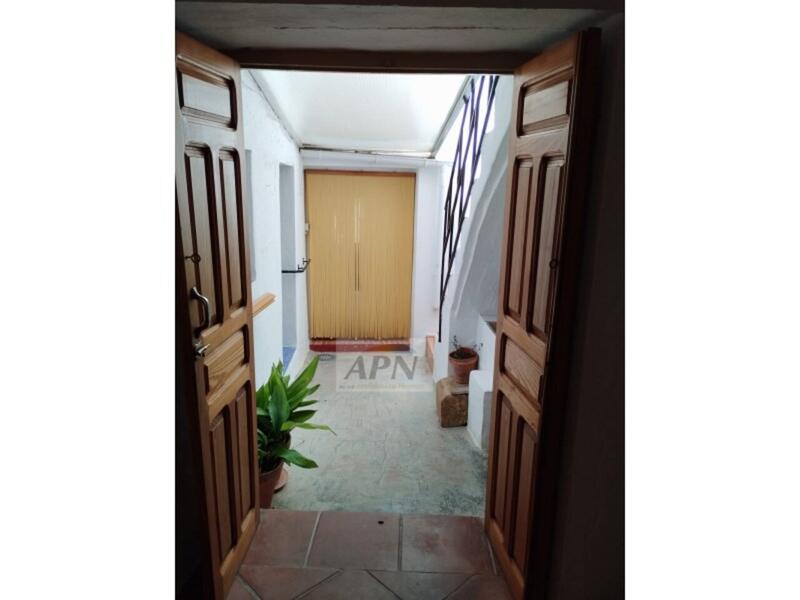 4 bedroom Townhouse for sale