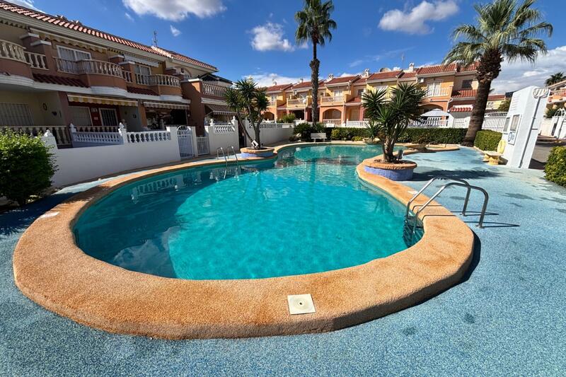 2 bedroom Townhouse for sale