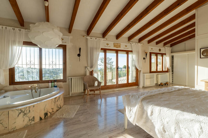 4 bedroom Villa for sale