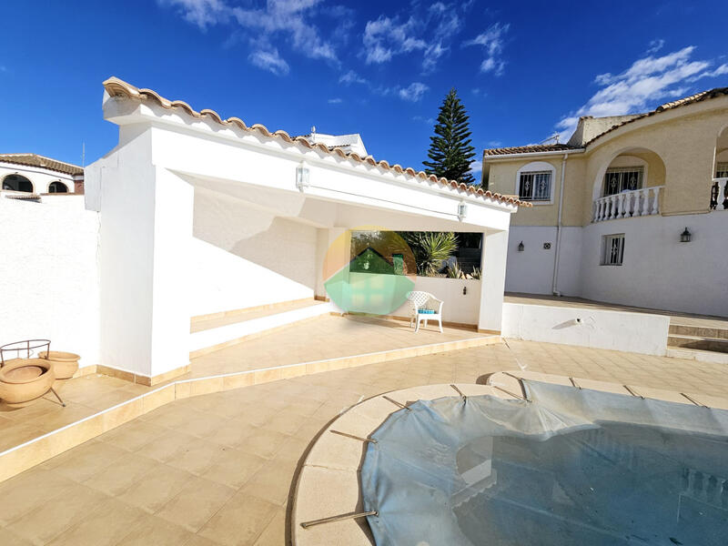 4 спальная комната вилла продается 4 спальная комната вилла продается