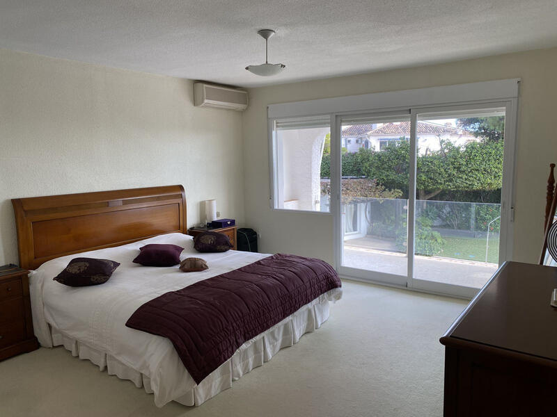 4 bedroom Villa for sale