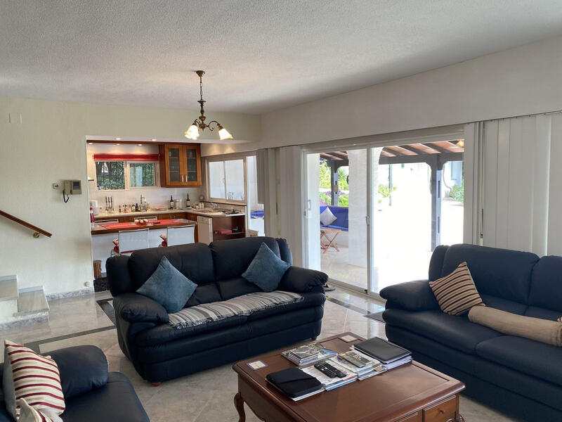 4 bedroom Villa for sale