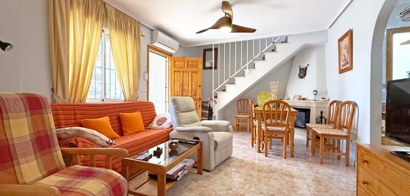 2 bedroom Townhouse for sale