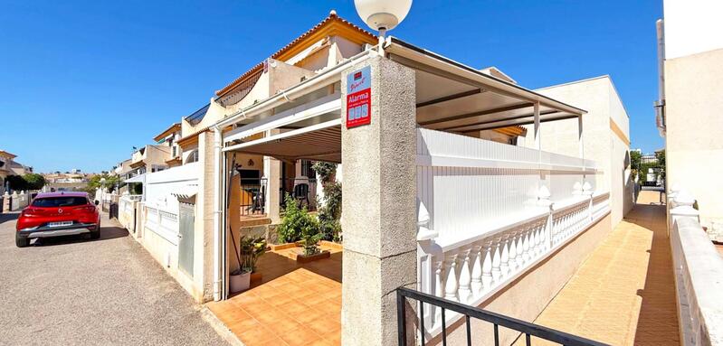 2 bedroom Townhouse for sale