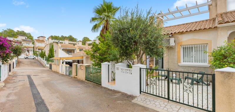 2 bedroom Townhouse for sale