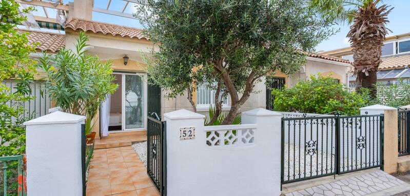 2 bedroom Townhouse for sale