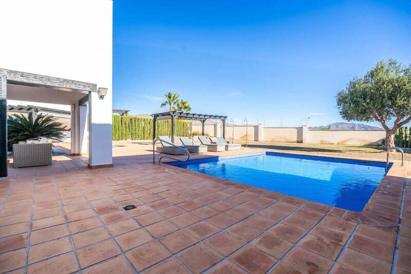 5 bedroom Villa for sale