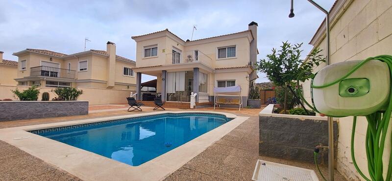Villa for sale in Aspe, Alicante