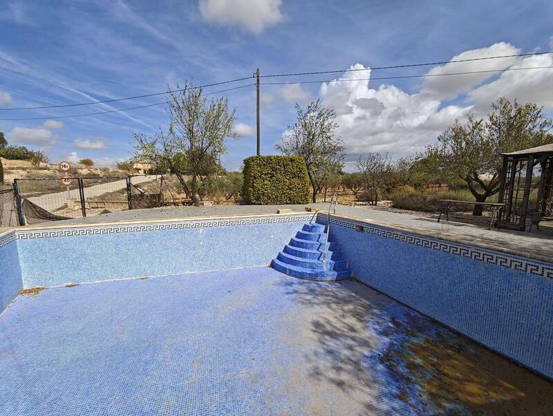 4 bedroom Country House for sale 4 bedroom Country House for sale