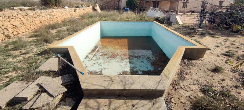 4 slaapkamer Landhuis Te koop 4 slaapkamer Landhuis Te koop