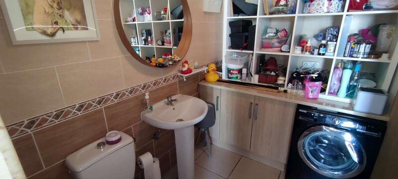 3 slaapkamer Gezinswoning Te koop