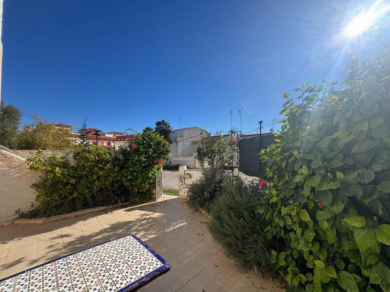 Villa en venta en Torrevieja, Alicante