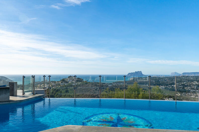 Villa til salg i Moraira, Alicante