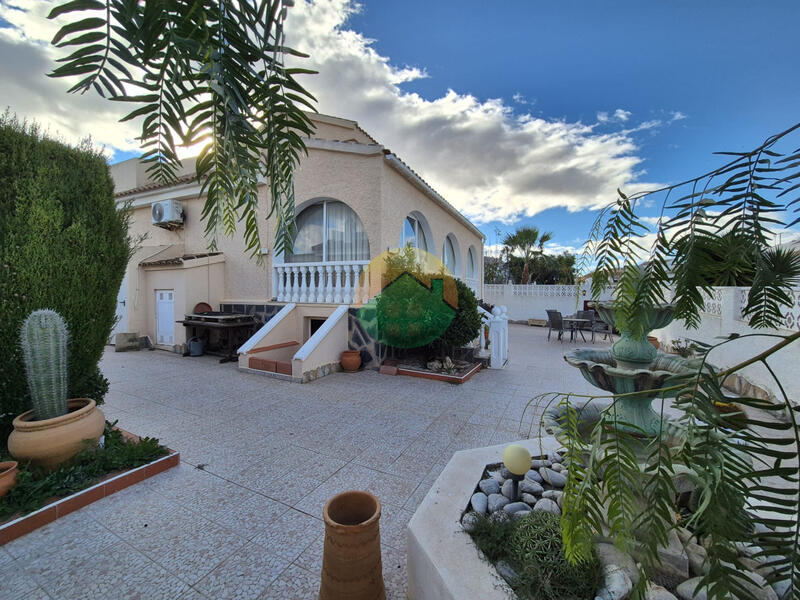 3 bedroom Villa for sale