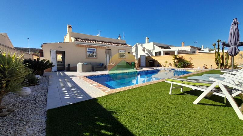 Villa en venta en Camposol, Murcia