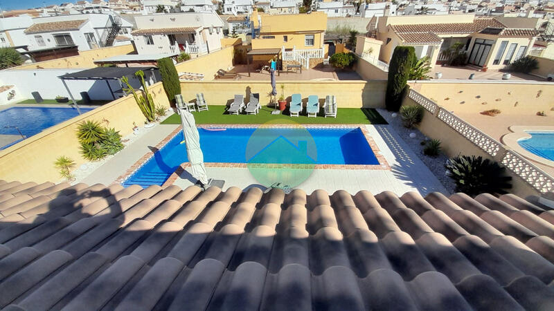 2 Cuarto Villa en venta