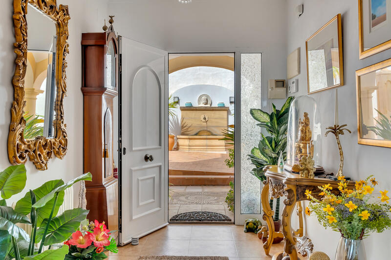 5 bedroom Villa for sale