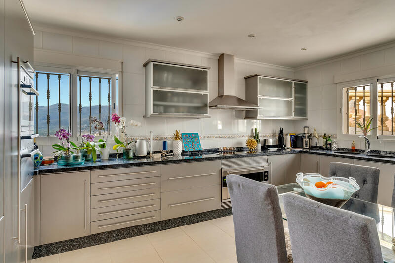 5 bedroom Villa for sale