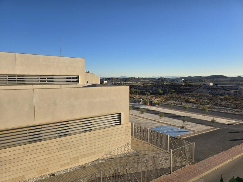 3 спальная комната квартира продается