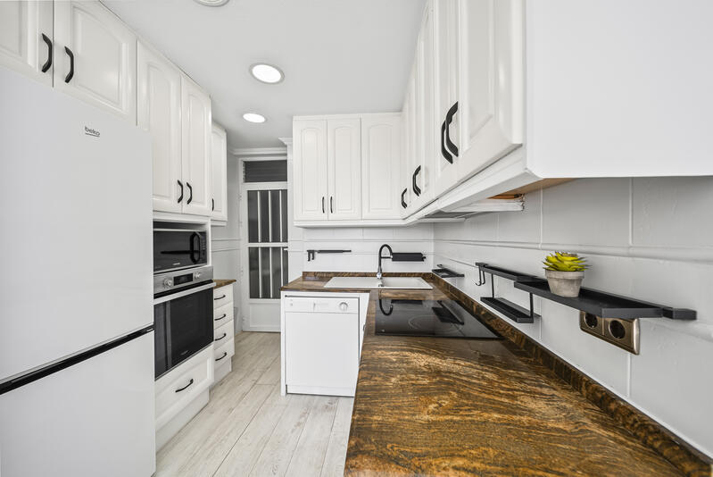 2 спальная комната городская тюрьма продается