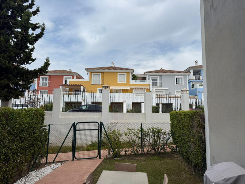 3 спальная комната городская тюрьма продается