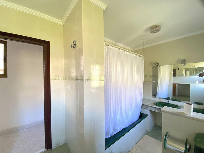 5 bedroom Country House for sale