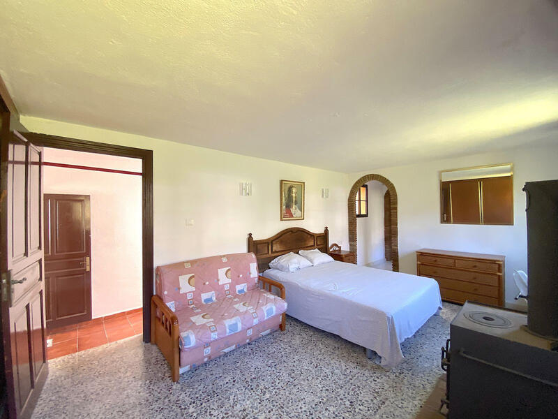 5 bedroom Country House for sale