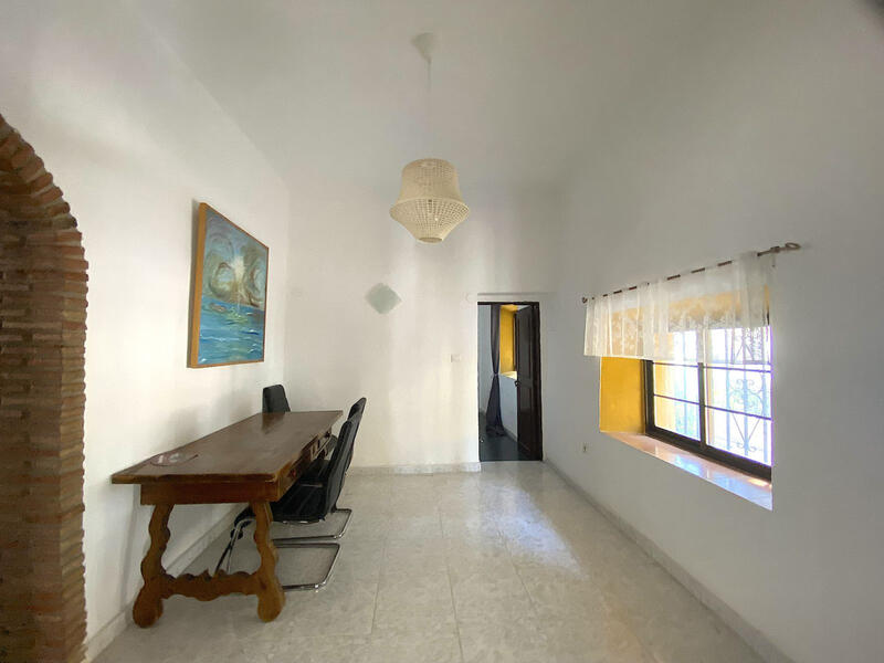 5 bedroom Country House for sale