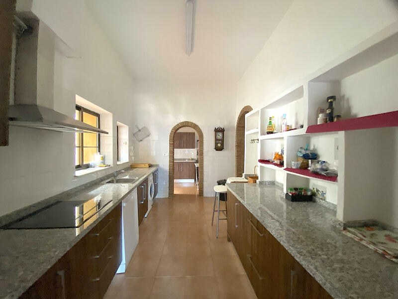 5 bedroom Country House for sale