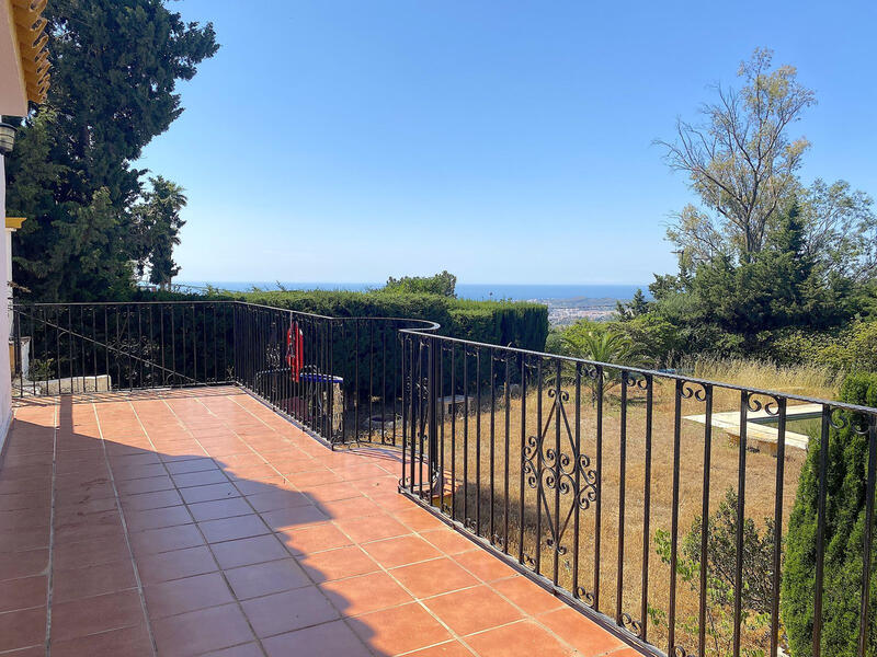 5 bedroom Country House for sale