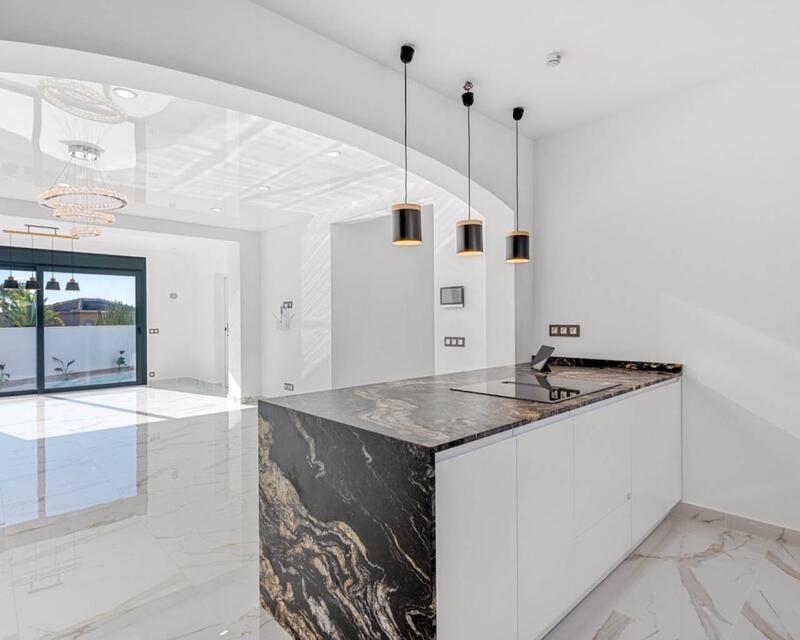 4 Cuarto Villa en venta