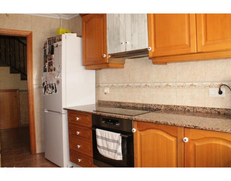 3 спальная комната городская тюрьма продается