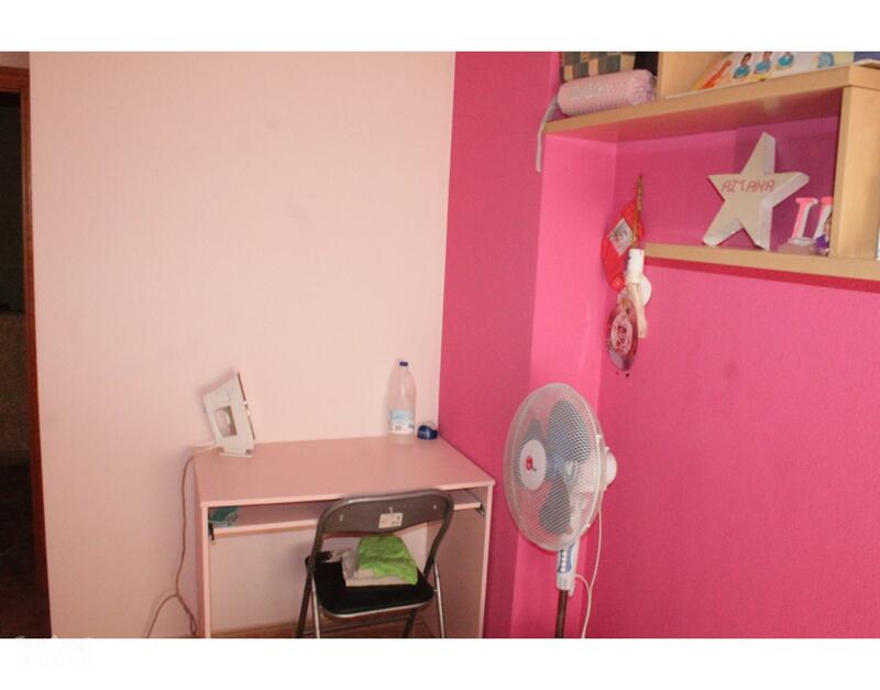 3 спальная комната городская тюрьма продается