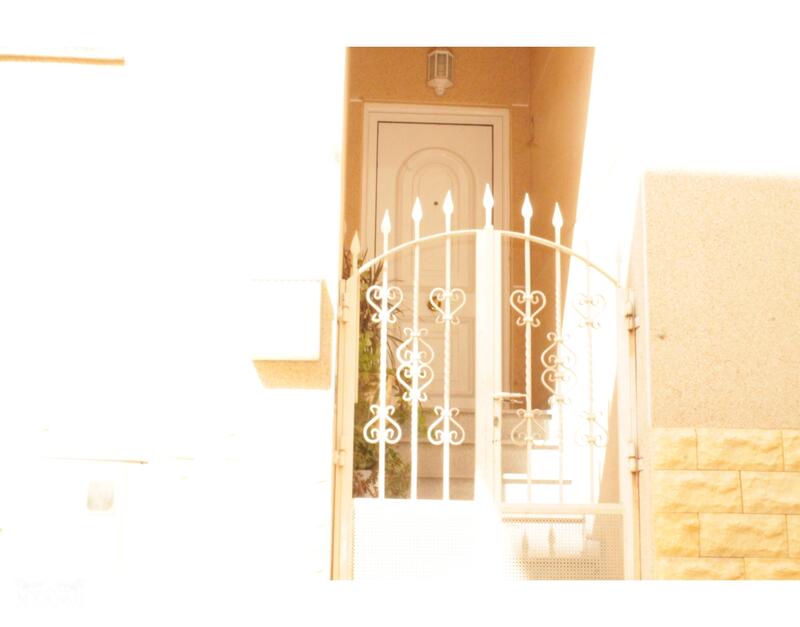 3 спальная комната городская тюрьма продается