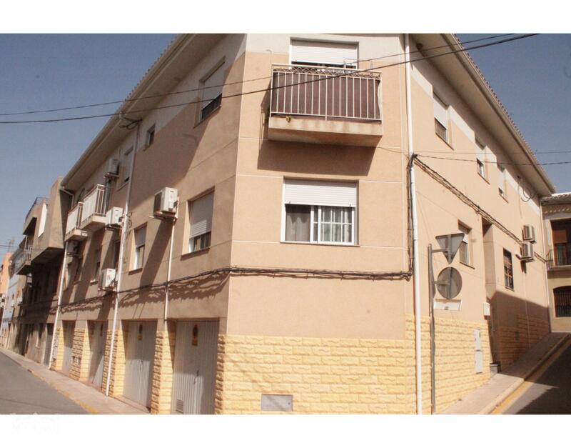 3 спальная комната городская тюрьма продается