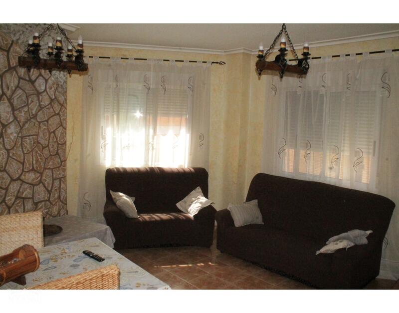 3 спальная комната городская тюрьма продается