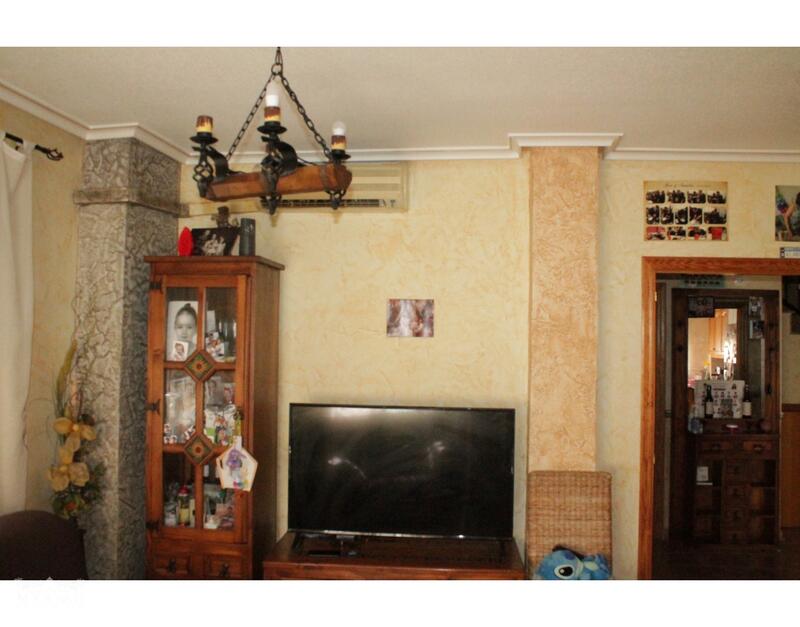 3 спальная комната городская тюрьма продается