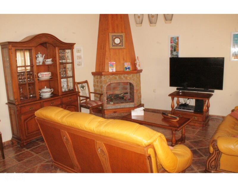 4 bedroom Townhouse for sale